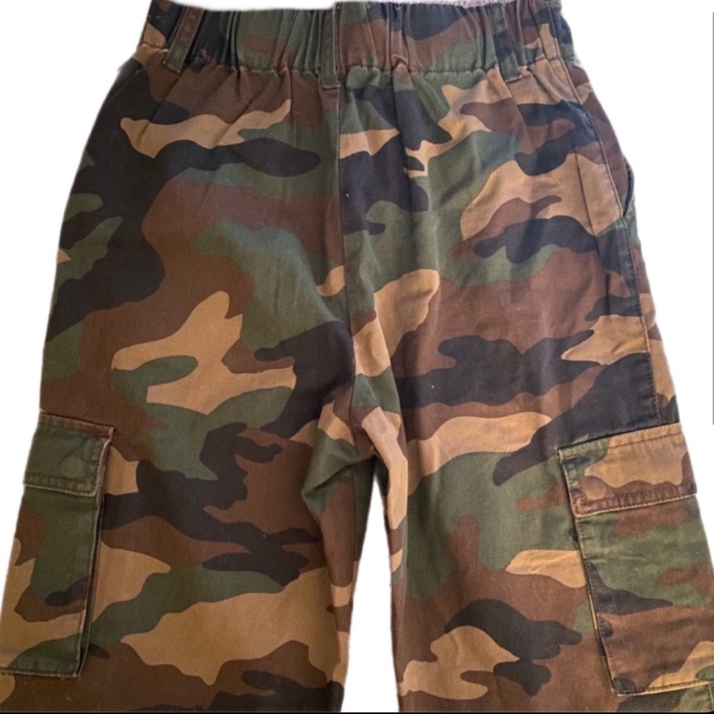 Camo Cargo Pants - Picture 3 of 4
